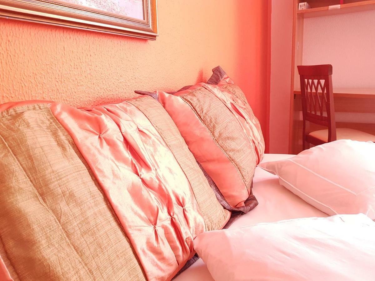 Villa Blue. Two Storey House, 100 Meters From Sea Rafína Exterior foto